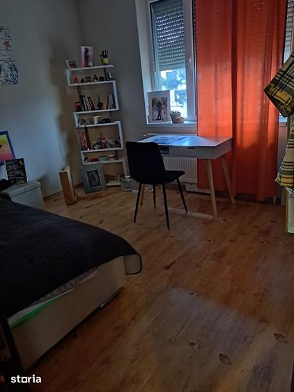 Casă cu 4 camere cu Teren 500 Mp în Central