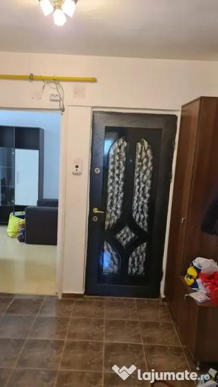 Apartament cu 2 camere decomandat în Galata