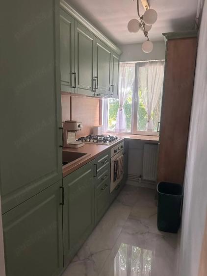 Apartament cu 3 camere decomandat în Horia