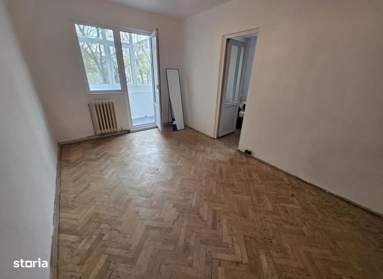 Apartament cu 3 camere în Alexandru cel Bun