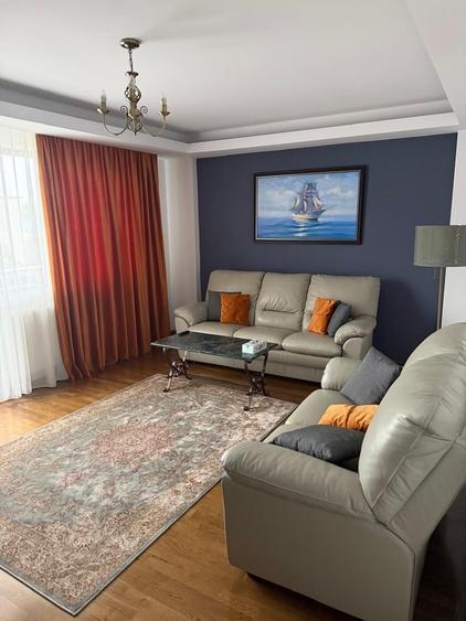 Apartament cu 4 camere decomandat în Titan
