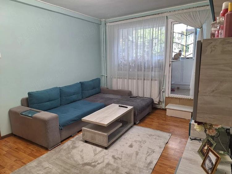 Apartament cu 2 camere semidecomandat, mobilat în Central