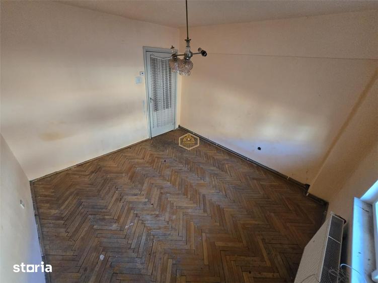 Apartament cu 3 camere decomandat în Micro 16