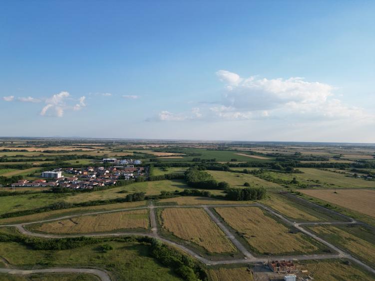 Teren Construcții intravilan de 676 mp, în Moșnița Nouă