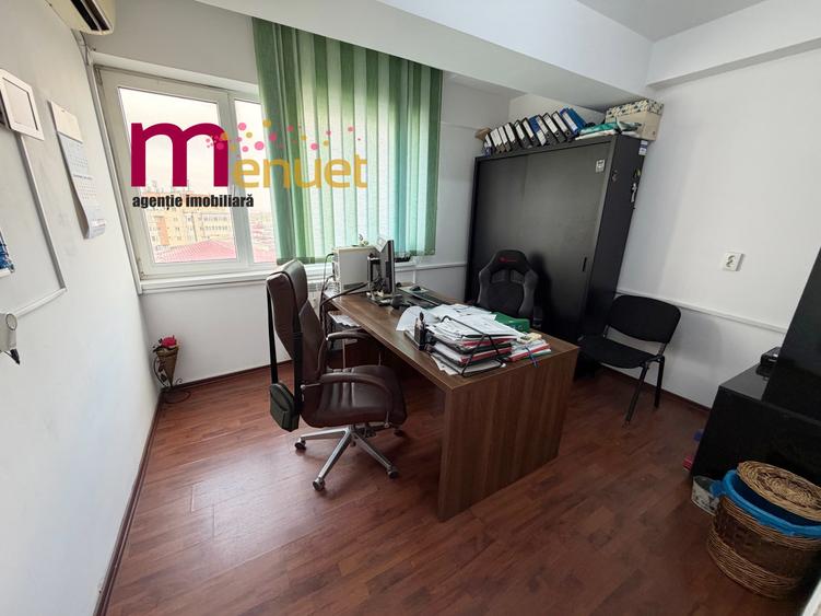 Apartament cu 3 camere decomandat în Babadag