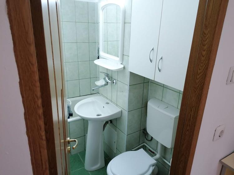 Garsonieră decomandată în Tudor