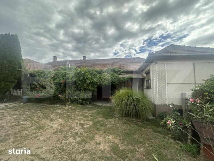 Casa 202 mp cu teren 1.178 mp, livada si garaj Petin - 1