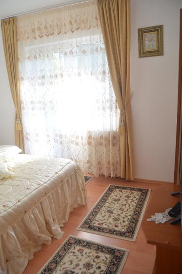 Duplex cu 5 camere cu Canalizare în Central