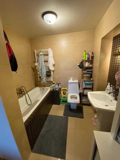 Apartament cu 4 camere decomandat în Gară
