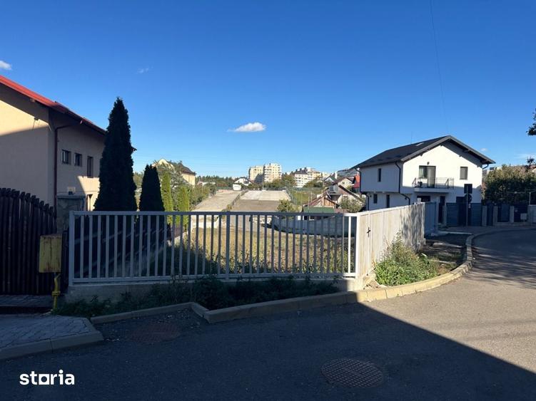 Teren de 1400 mp, în Obcini