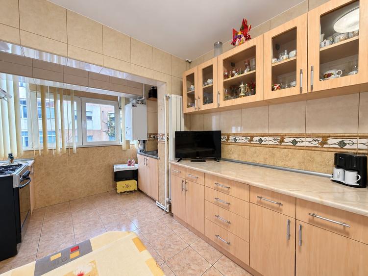 Apartament cu 2 camere semidecomandat în Inel I