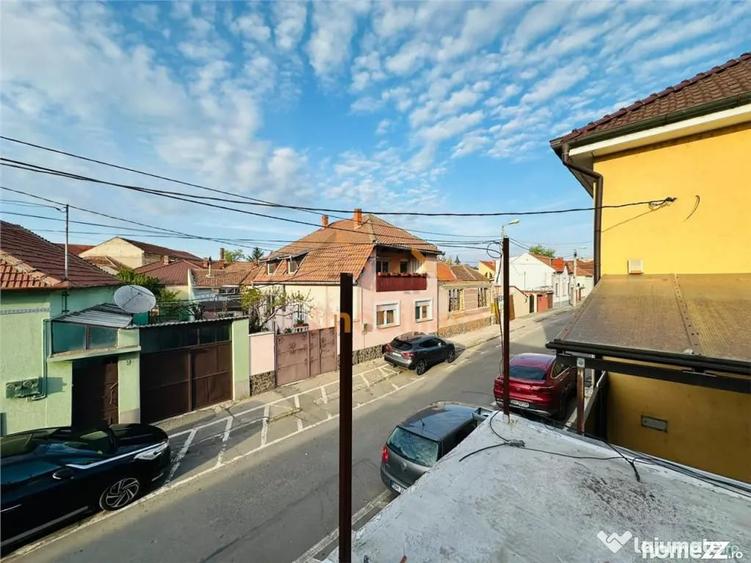 Casă cu 2 camere cu Teren 100 Mp în Central