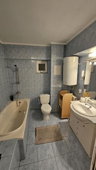 Apartament cu 4 camere decomandat în Central