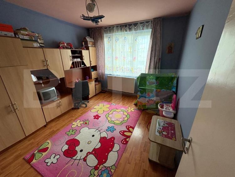 Apartament cu 2 camere semidecomandat, mobilat în Micro 4