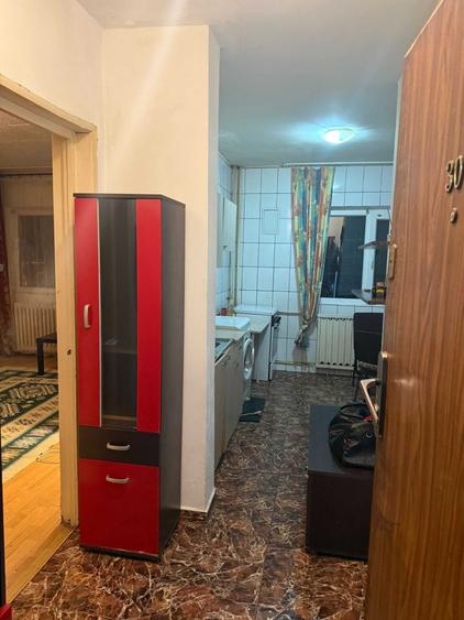 Garsonieră decomandată în Brâncoveanu