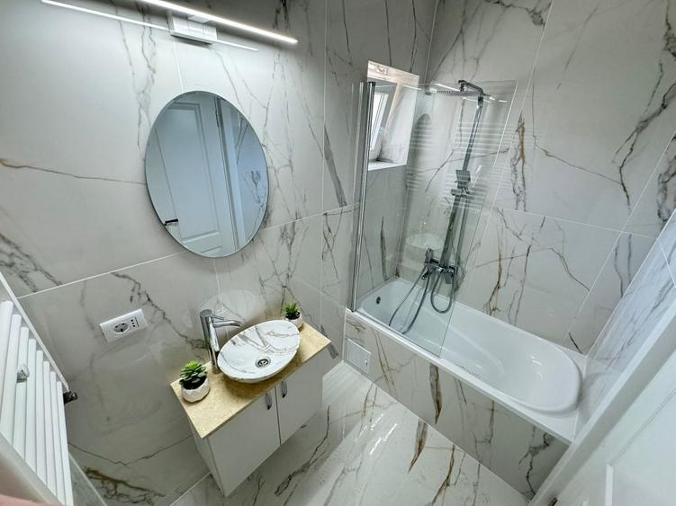 Casă cu 2 camere cu Teren 400 Mp în Păun