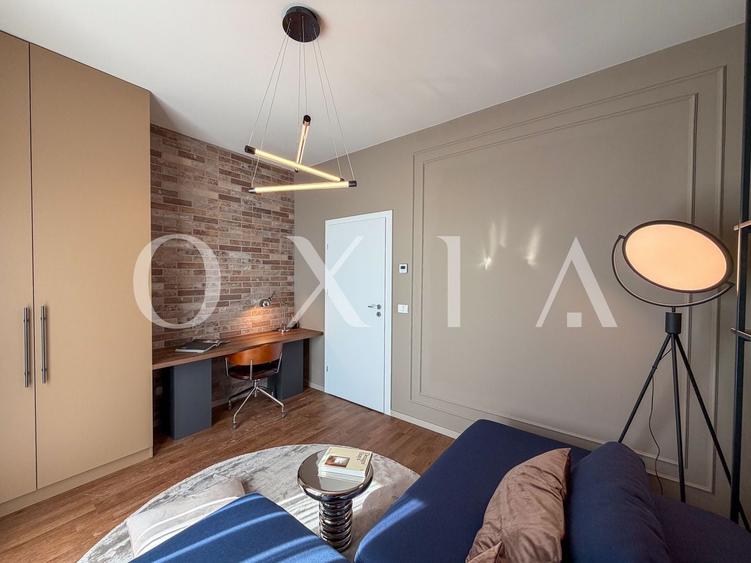 Apartament cu 3 camere semidecomandat, mobilat în Semicentral
