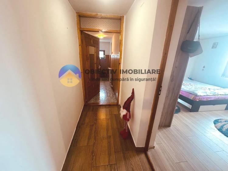 Casă individuală cu 3 camere cu Canalizare în Dumbrava Roșie