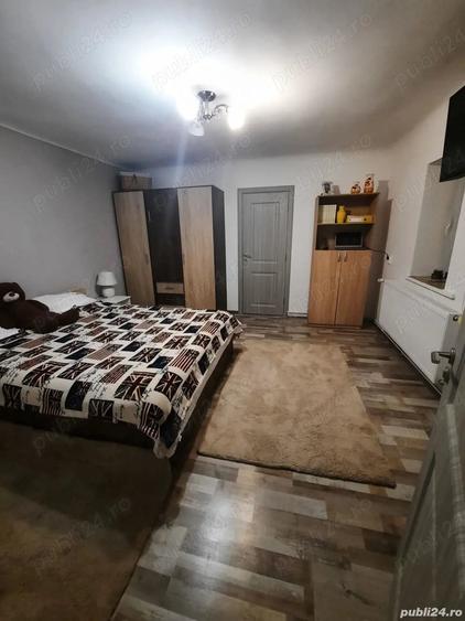 Casă cu 2 camere cu Teren 1500 Mp în Central