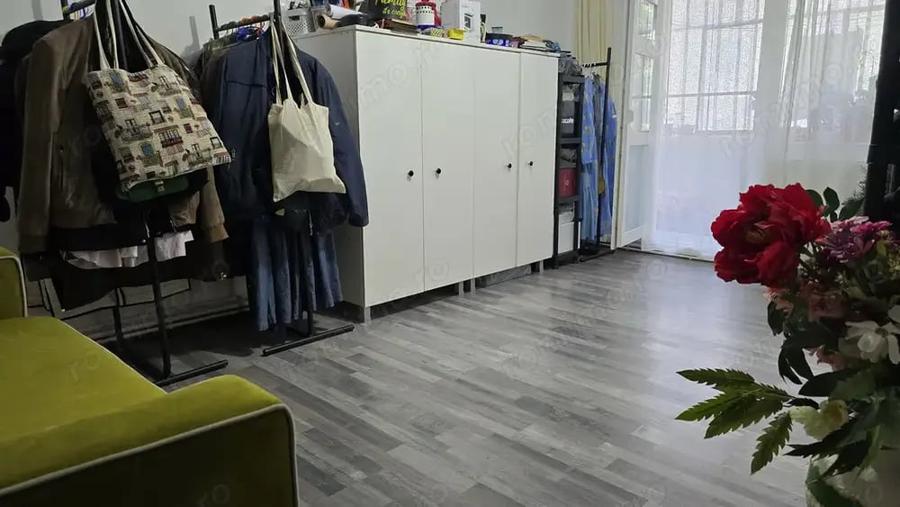Apartament cu 3 camere decomandat în Zarand
