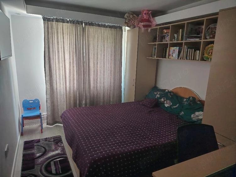 Apartament cu 3 camere decomandat în Buzaului