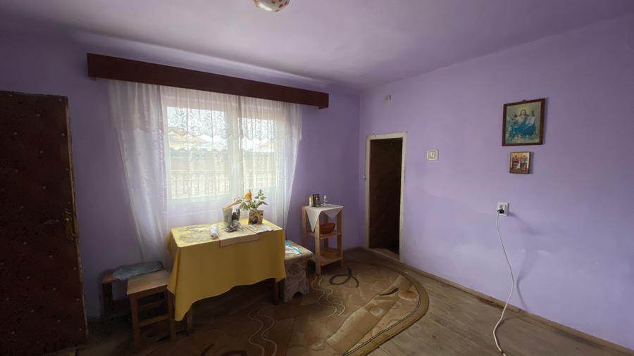 Casă individuală cu 3 camere cu Teren 3200 Mp în Dobrogostea