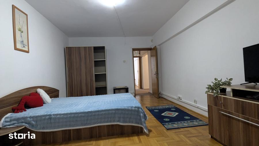 Apartament cu 3 camere decomandat în Nerva Traian