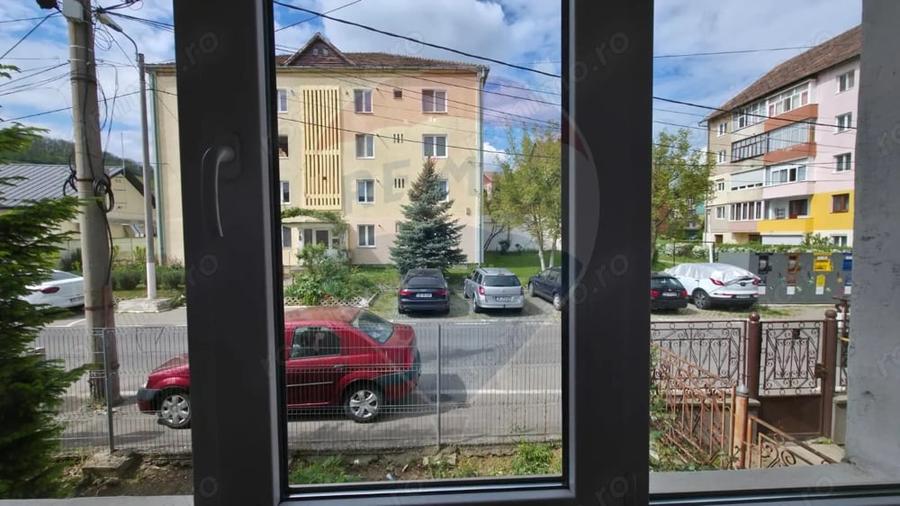 Garsonieră decomandată în Central