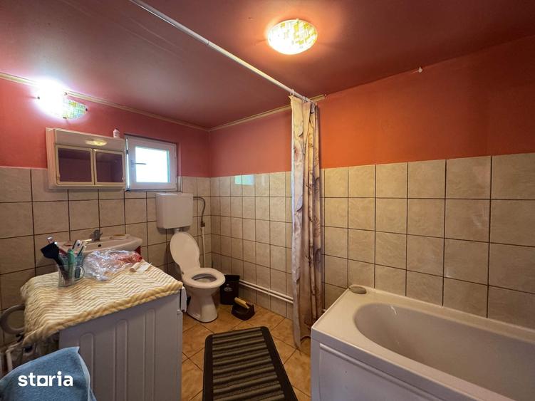 Casă cu 5 camere cu Teren 1153 Mp în Central