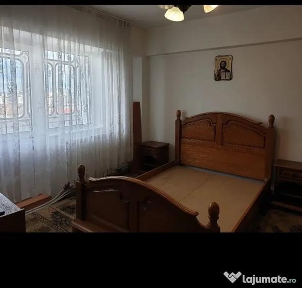 Apartament cu 3 camere decomandat în Obcini