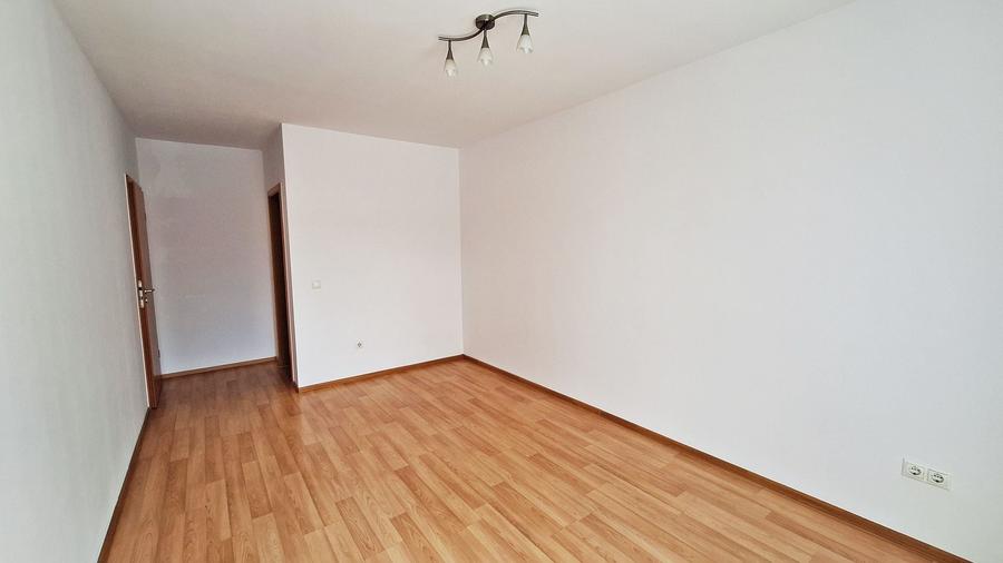 Apartament cu 3 camere decomandat în Avantgarden
