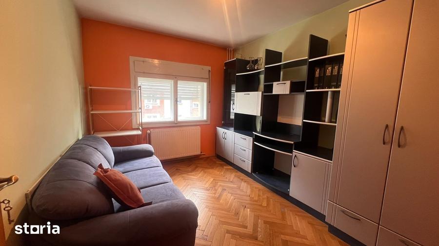 Apartament cu 4 camere decomandat în Podgoria