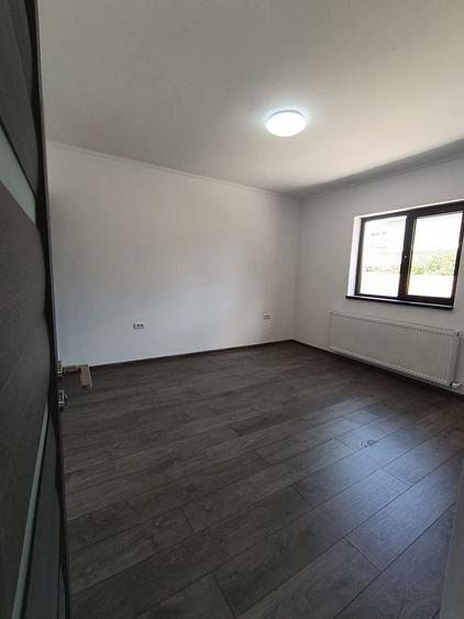 Casă cu 4 camere cu Teren 455 Mp în Câmpineanca