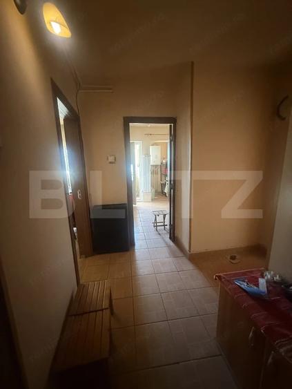 Apartament cu 3 camere decomandat în Micro 6