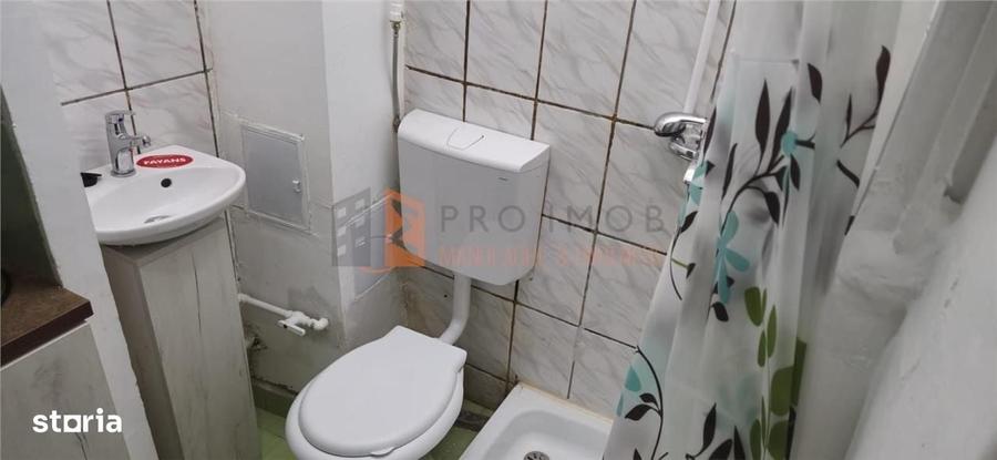 Garsonieră decomandată în Lacu