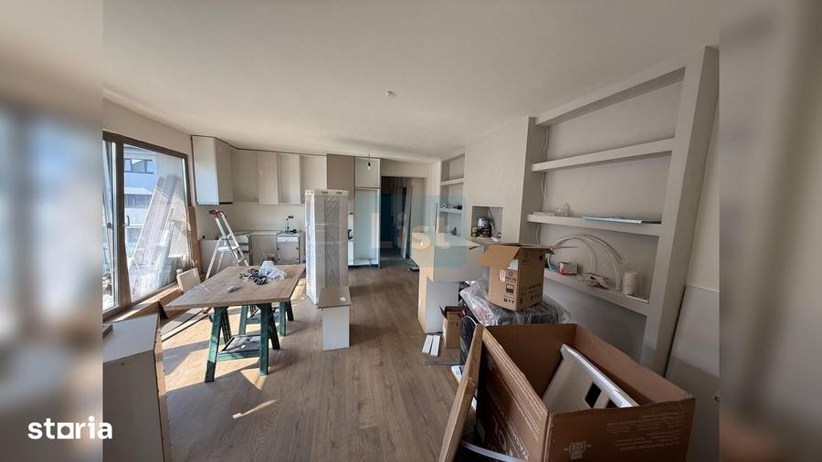 Apartament cu 3 camere semidecomandat în Borhanci