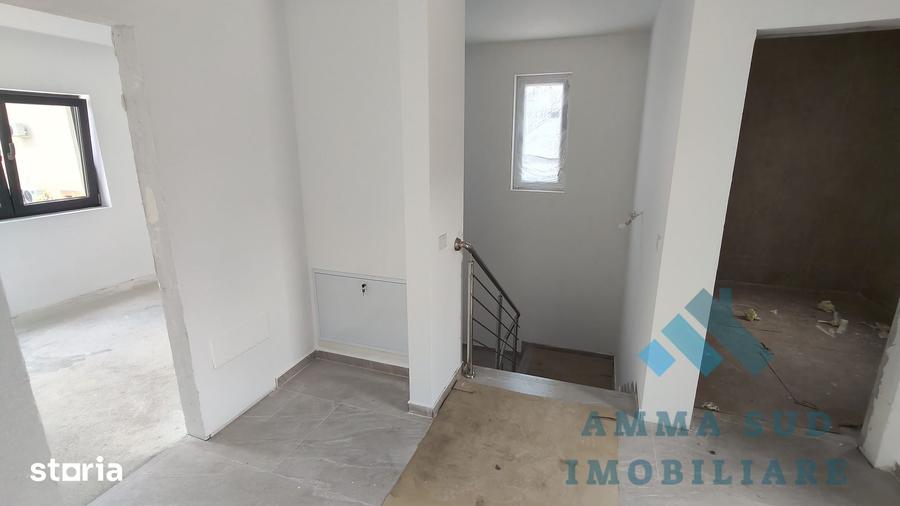 Casă cu 5 camere cu Teren 344 Mp în Central
