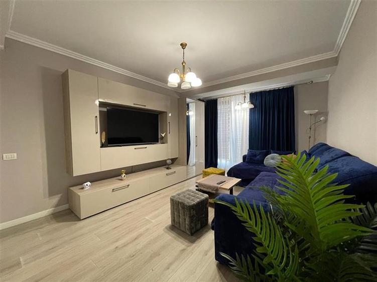 Apartament cu 2 camere decomandat, mobilat în Vest