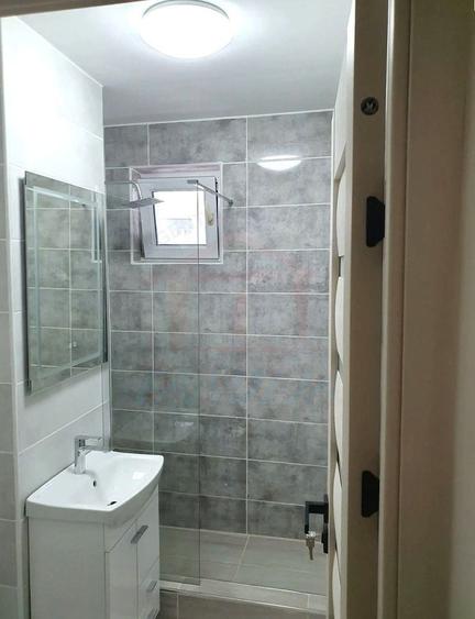Apartament cu 2 camere semidecomandat în Micro 21