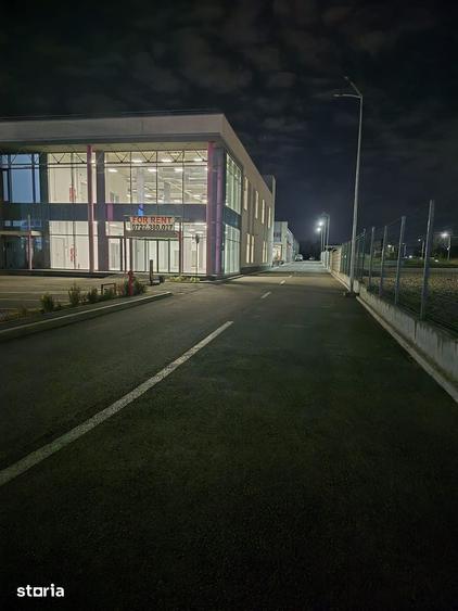 Spațiu comercial, de 1,200 mp, în Central