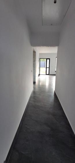 Casă cu 3 camere în Costi