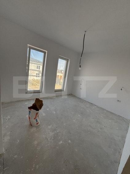 Duplex cu 5 camere cu Teren 280 Mp în Săcălaz