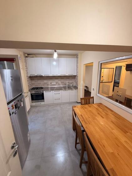 Apartament cu 3 camere decomandat în Central