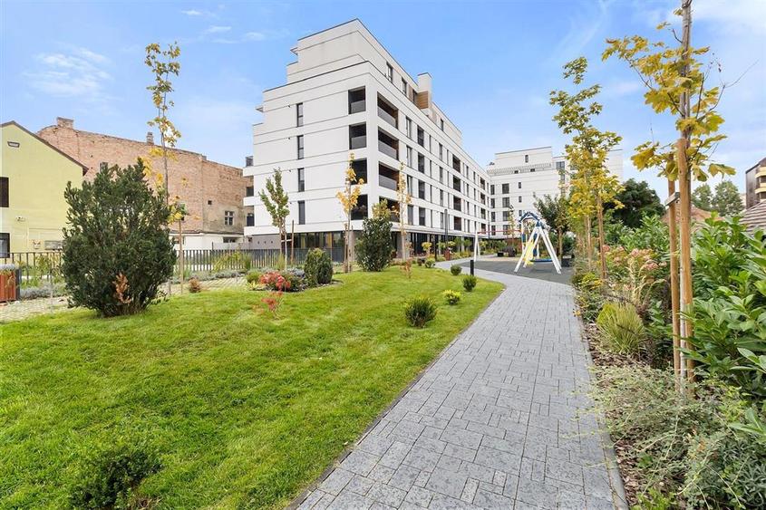Apartament cu 2 camere decomandat, mobilat în Central