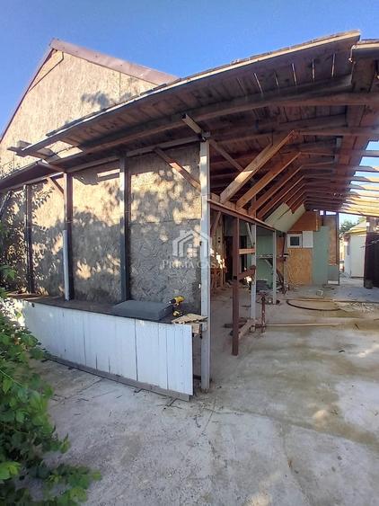 Casă cu Teren 700 Mp în Dealu Viei