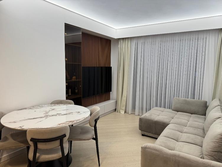 Apartament cu 2 camere decomandat, mobilat în Central