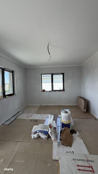 Casă cu 4 camere în Central