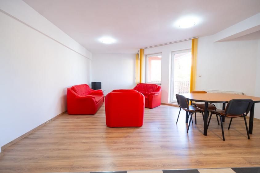 Apartament cu 3 camere decomandat în Zorilor