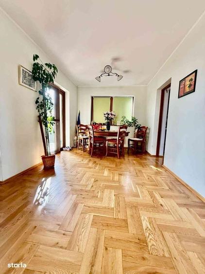 Casă cu 4 camere în Sânmartin