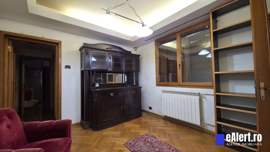 Casă cu 5 camere cu Canalizare în Domenii